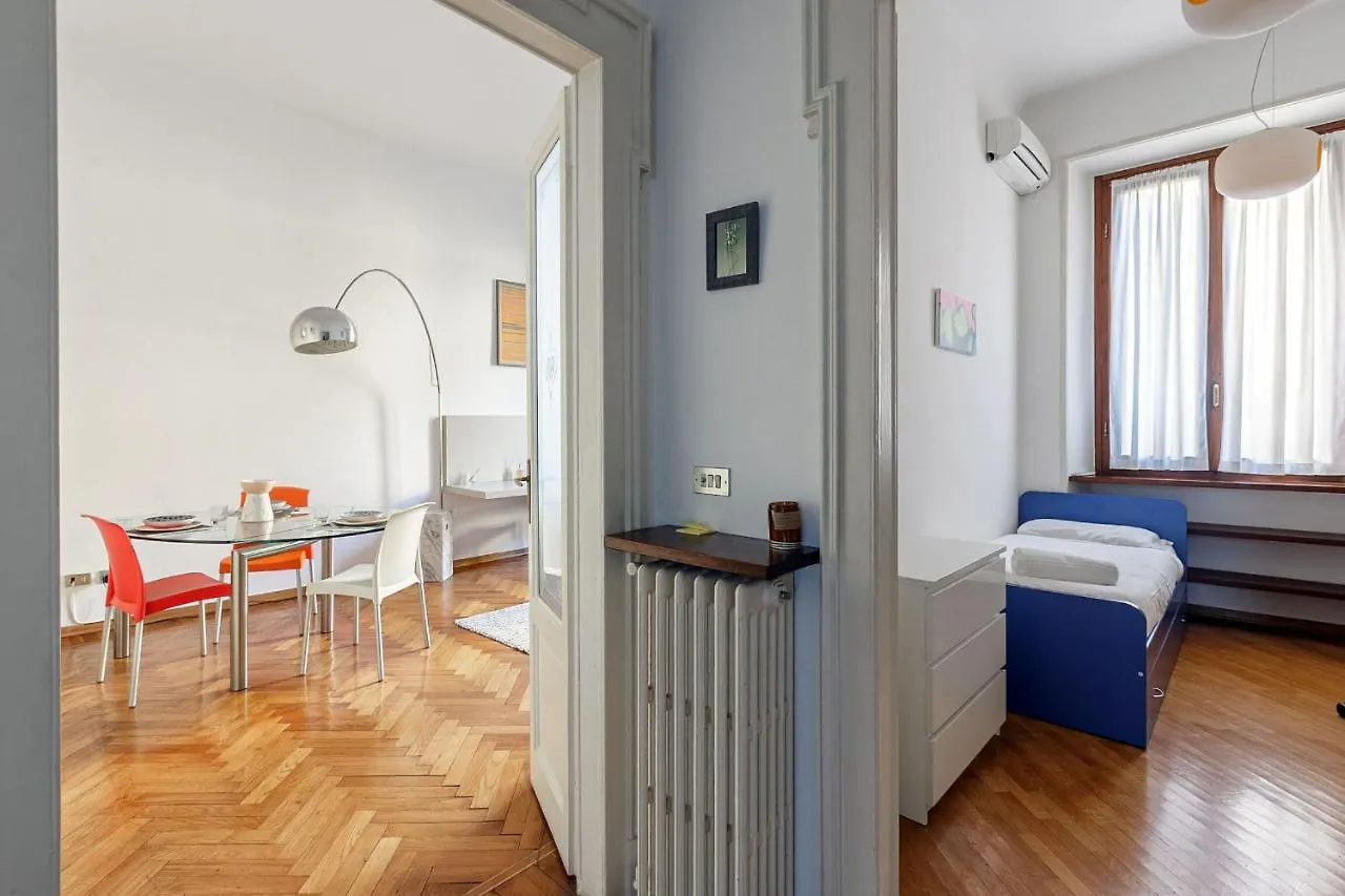 Maroncelli- 2062 By Halldis Milan Apartment