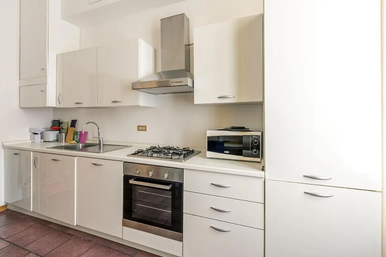 Apartment Maroncelli- 2062 By Halldis Milan