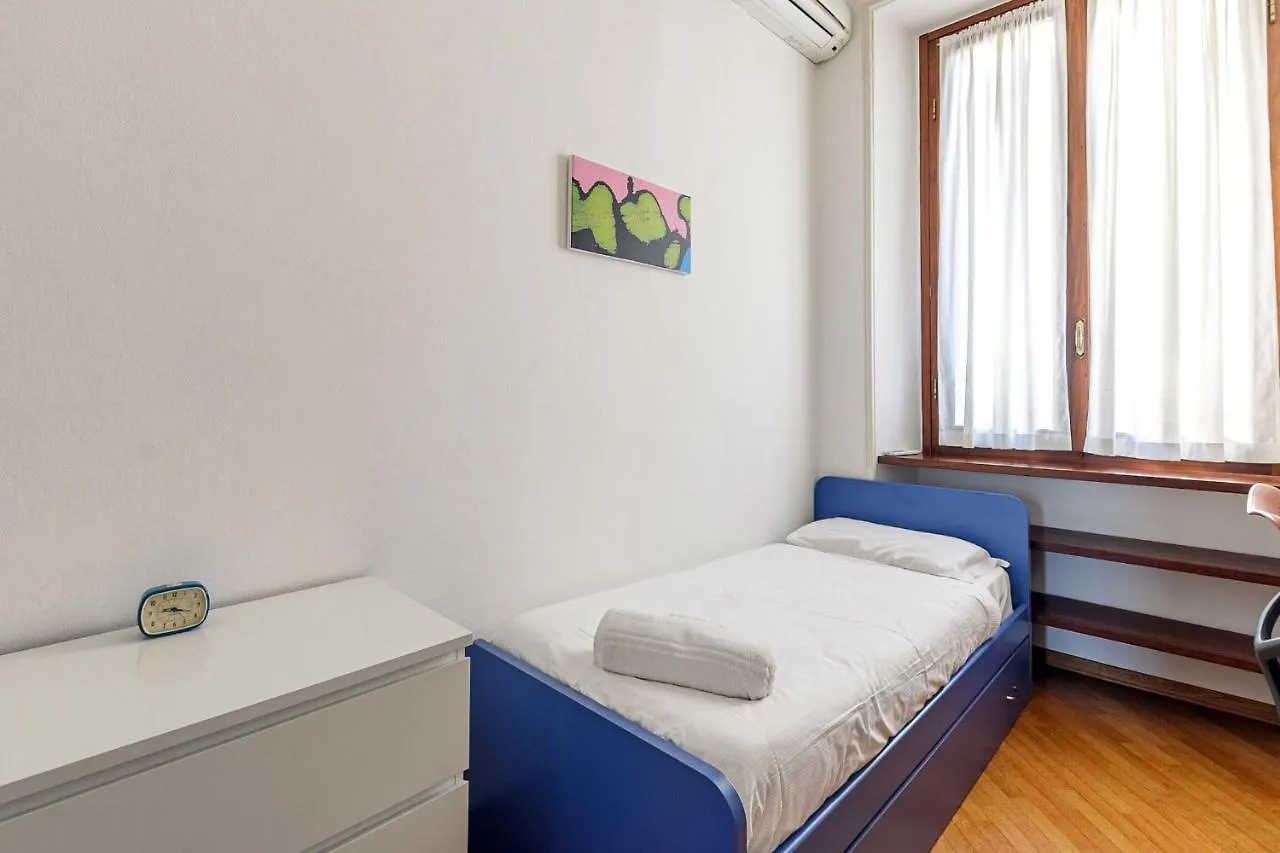Apartment Maroncelli- 2062 By Halldis Milan